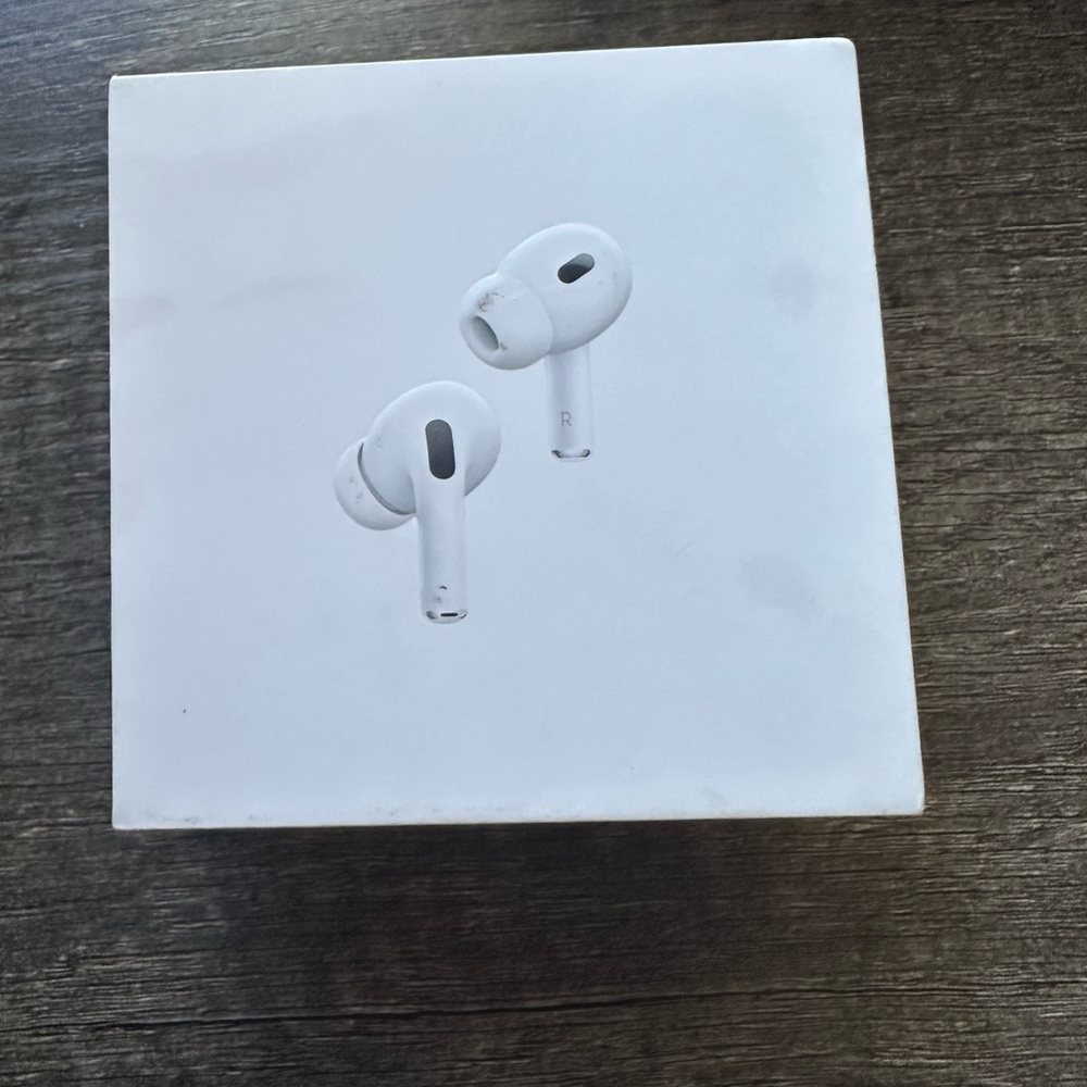 Apple AirPods Pro 2nd Gen with MagSafe Case